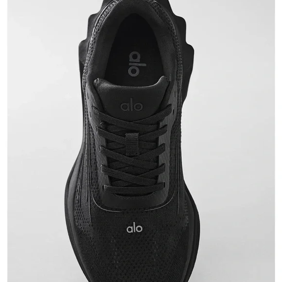 ALO Yoga Runners Black/Black Unisex 8W-6.5M NEW WITH TAGS display picture 1